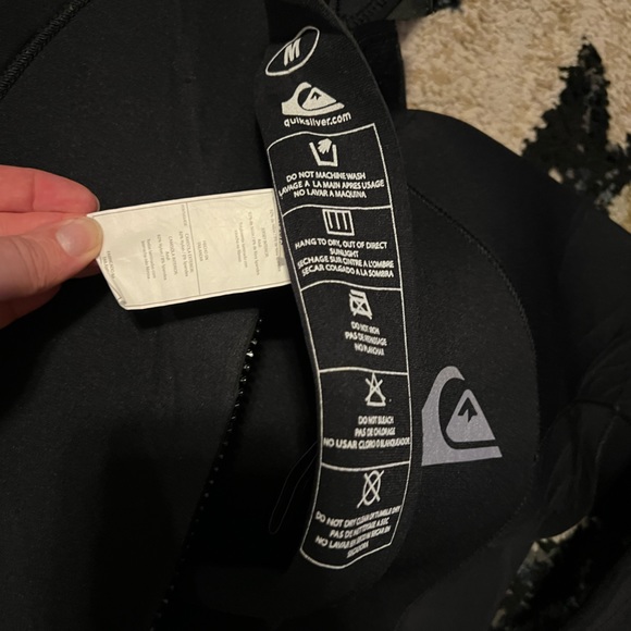 3mm M quicksilver wetsuit - Picture 8 of 9